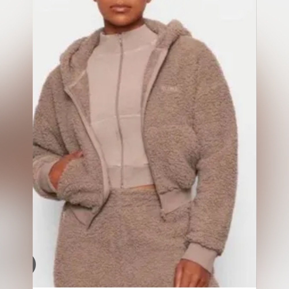 SKIMS Cozy sherpa hoodie jacket in desert 3x NWT